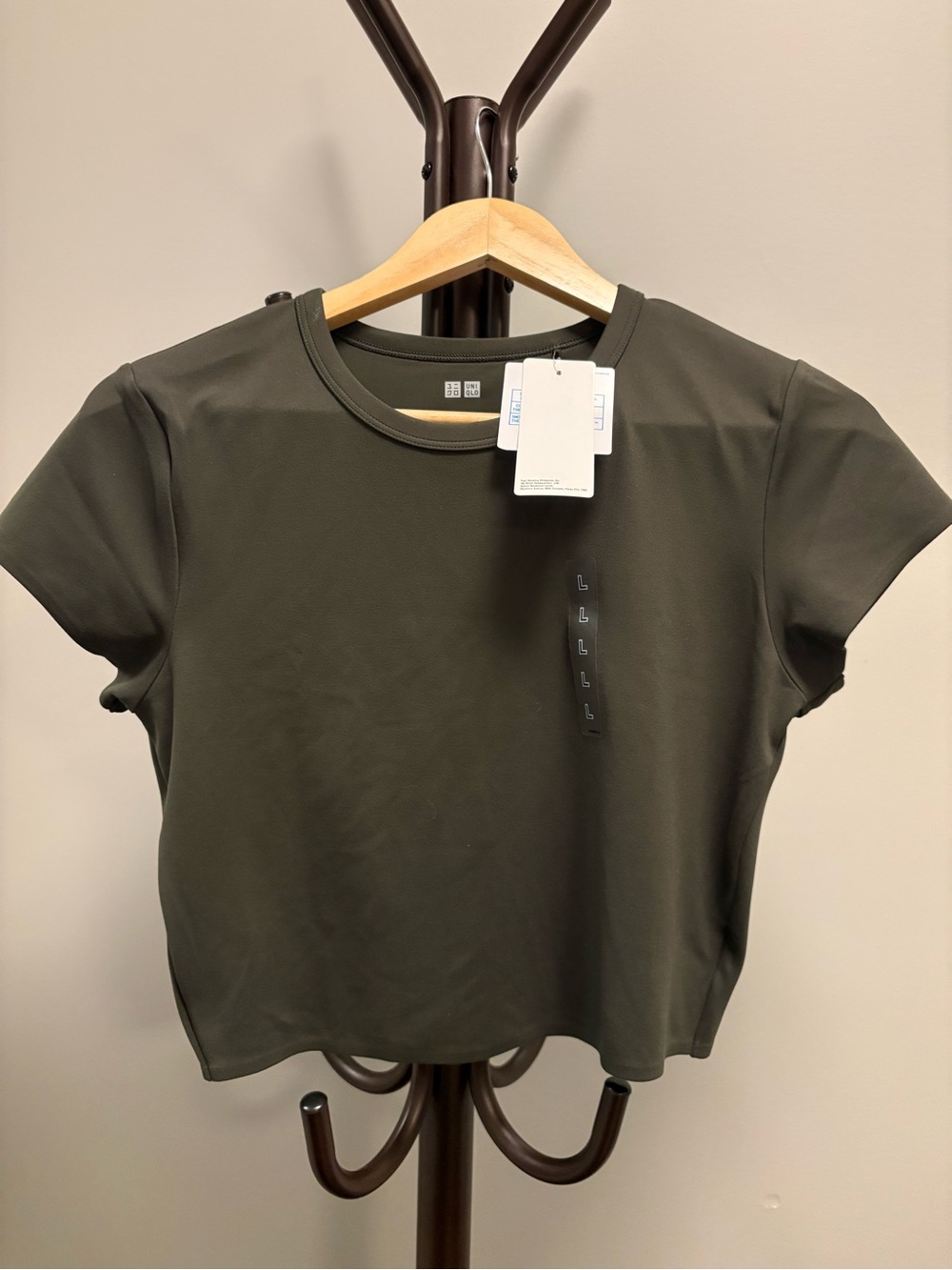 Uniqlo Women’s Olive Green Short Sleeve Tee